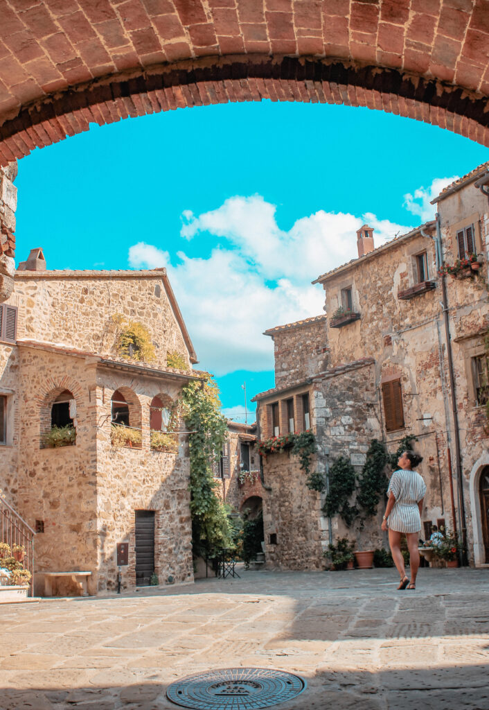 Piazza Castello Montemerano